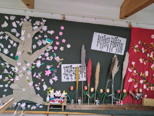 桜の壁面作り